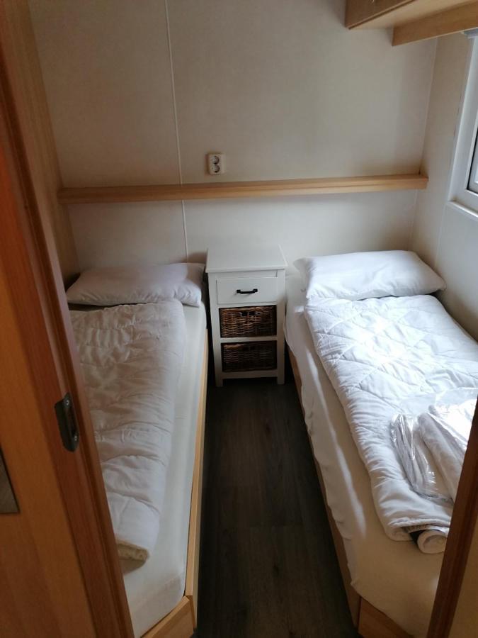 Chalet 4-6 Personen Epe F15 Van Alle Gemakken Voorzien Max Aantal Volwassen Personen Bedraagt 4 Zewnętrze zdjęcie