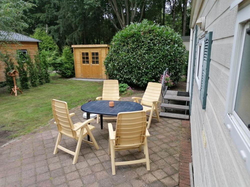 Chalet 4-6 Personen Epe F15 Van Alle Gemakken Voorzien Max Aantal Volwassen Personen Bedraagt 4 Zewnętrze zdjęcie